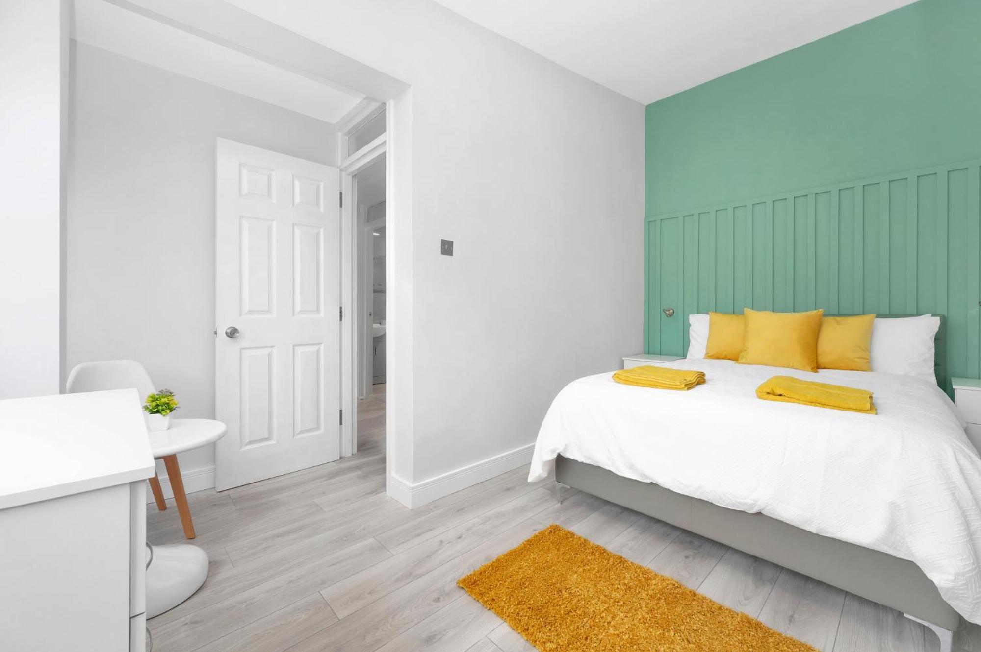 Waterside 4 Bed Apartment ลอนดอน ภายนอก รูปภาพ
