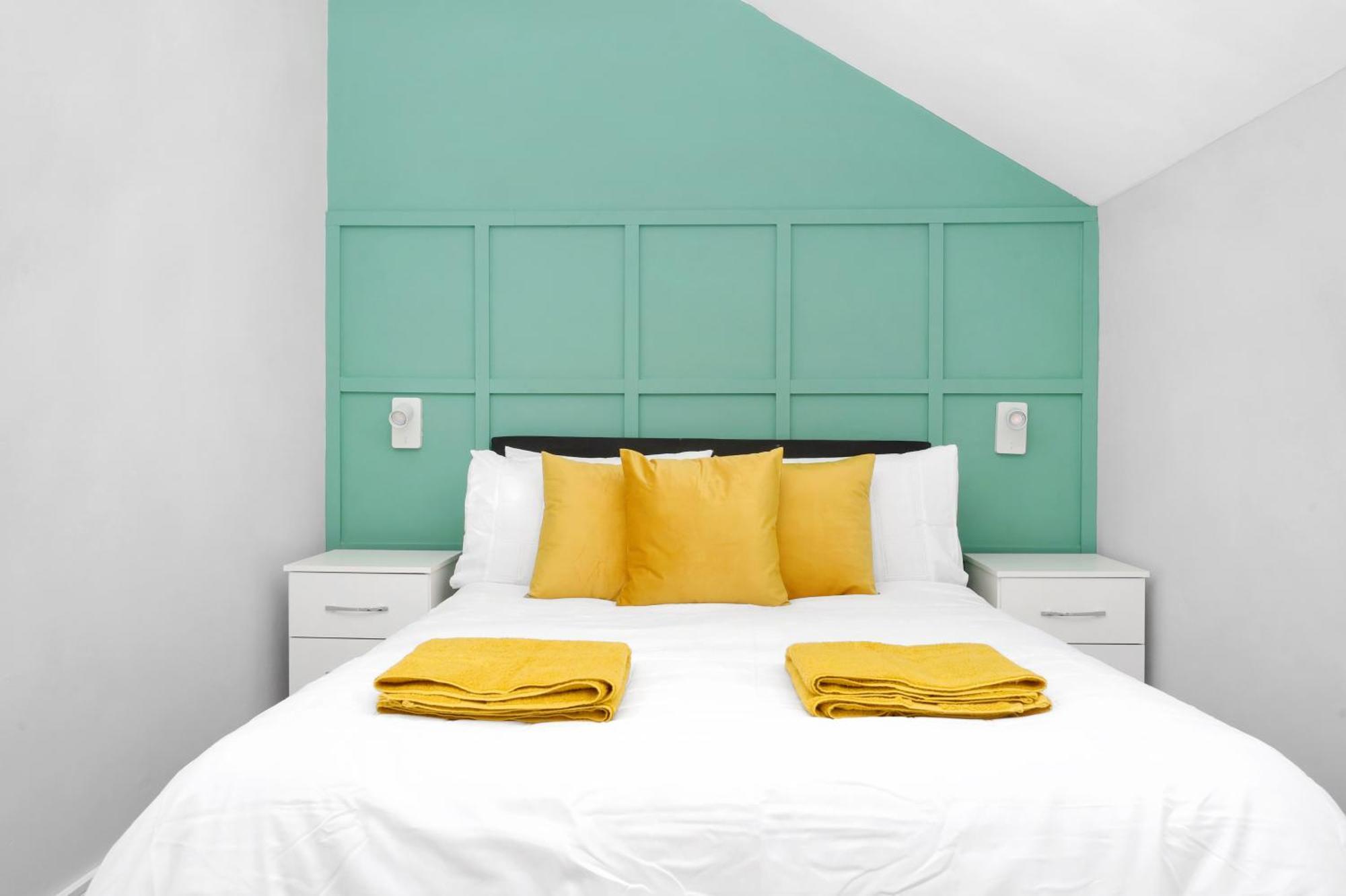 Waterside 4 Bed Apartment ลอนดอน ภายนอก รูปภาพ