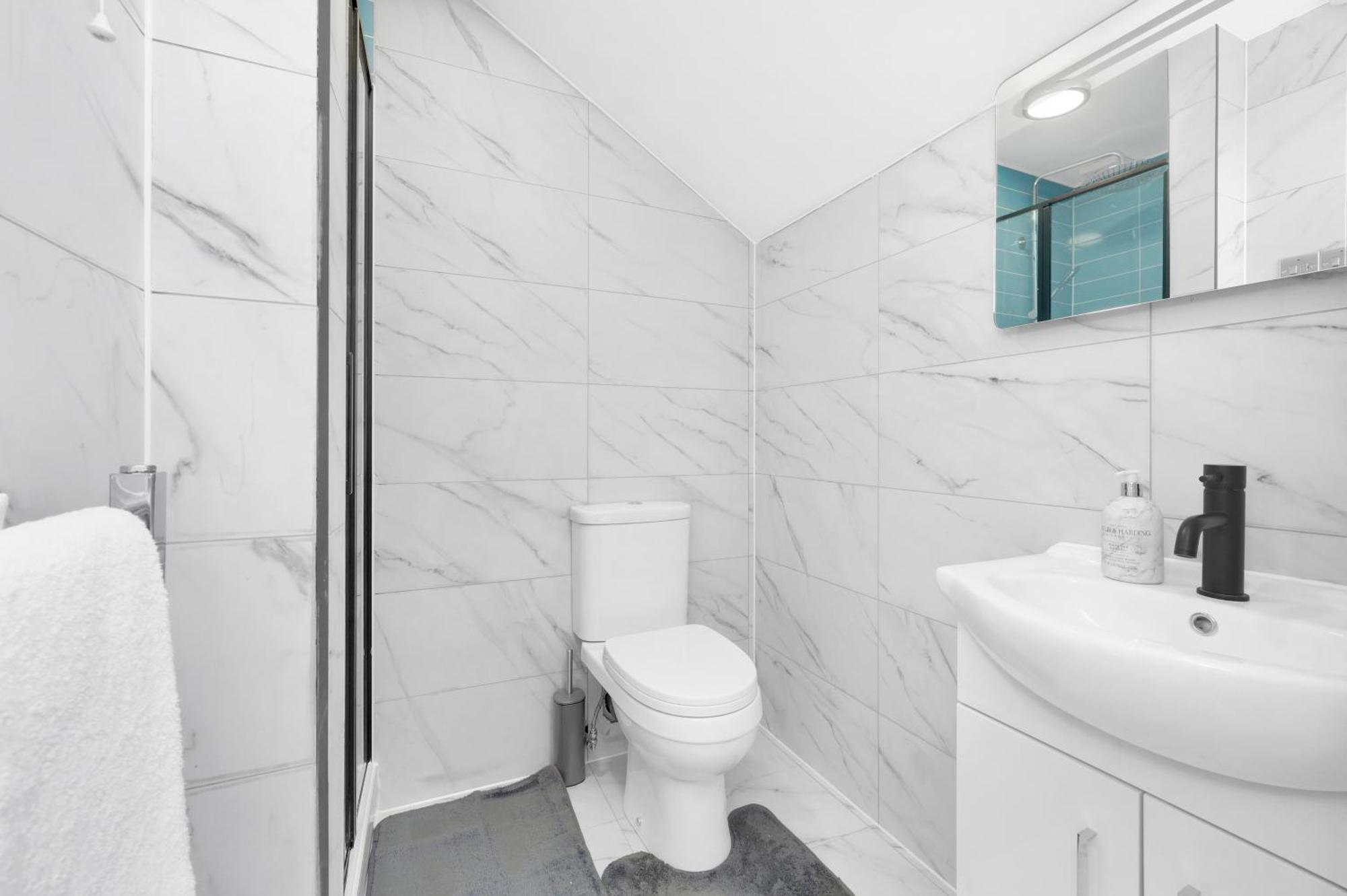 Waterside 4 Bed Apartment ลอนดอน ภายนอก รูปภาพ